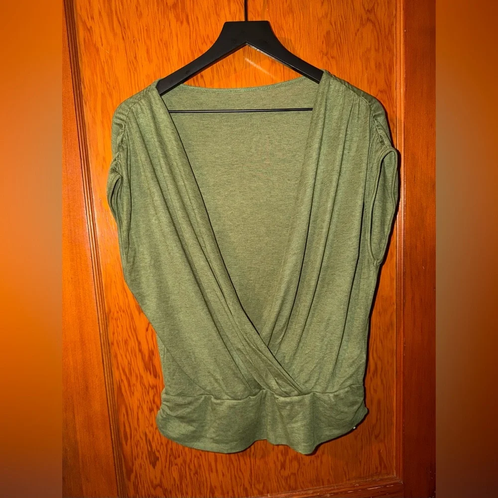 OGL Green Wool Short Sleeve Size Large NWT - Picture 2 of 3